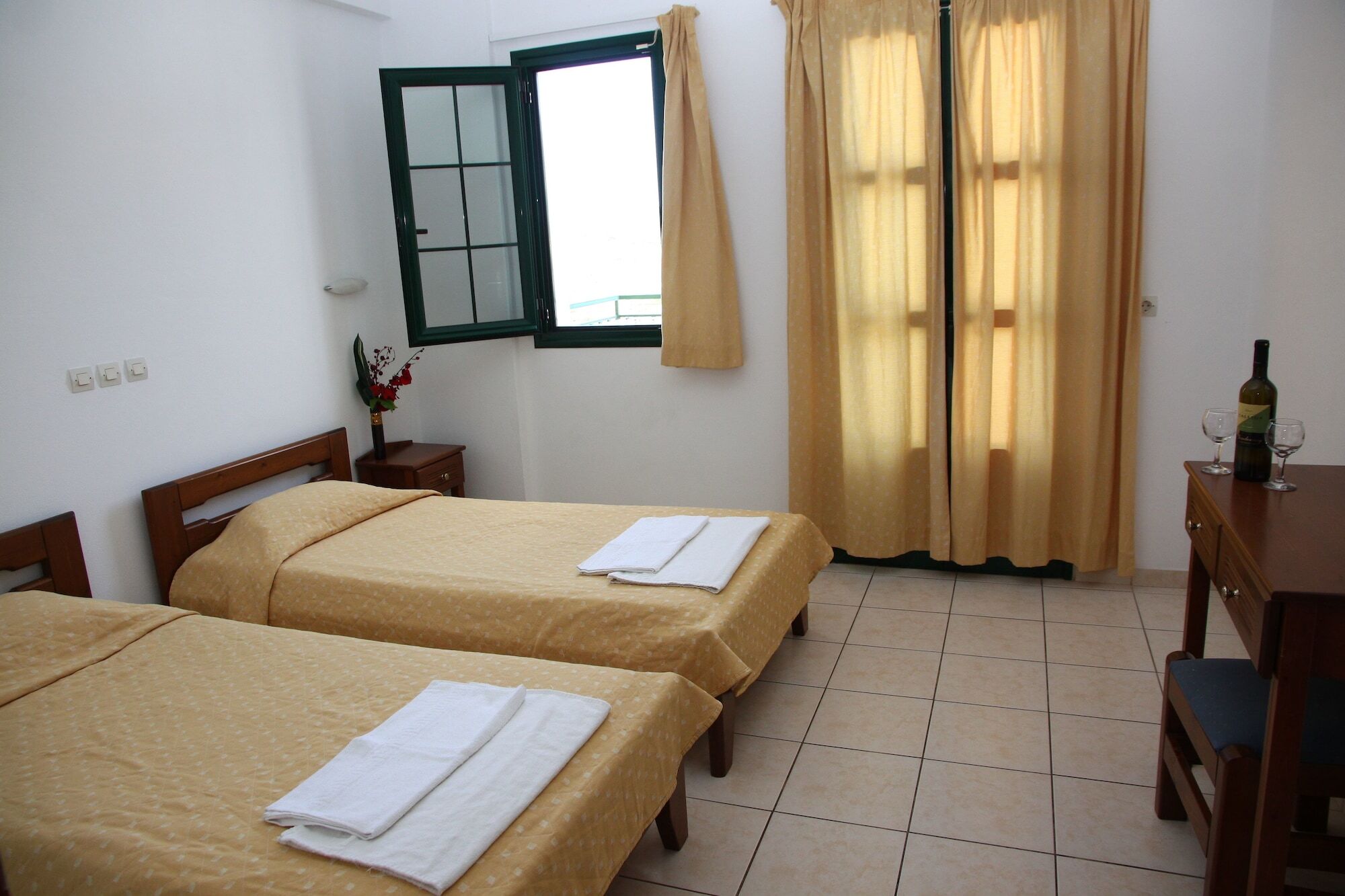 Camari Garden Hotel Apartments Gerani  Exterior photo